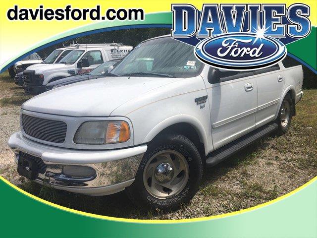 1998 Ford Expedition White, Connellsville, PA