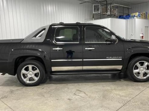 2011 Chevrolet Avalanche LTZ Sport Utility Pickup 4D 5 1-4 ft Black, Sioux Falls, SD