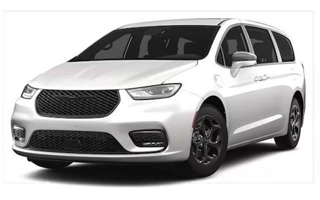 2023 Chrysler Pacifica Plug-In Hybrid TOURING L Bright White, Lynnfield, MA