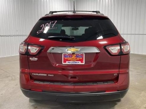 2017 Chevrolet Traverse LT Sport Utility 4D Red, Sioux Falls, SD